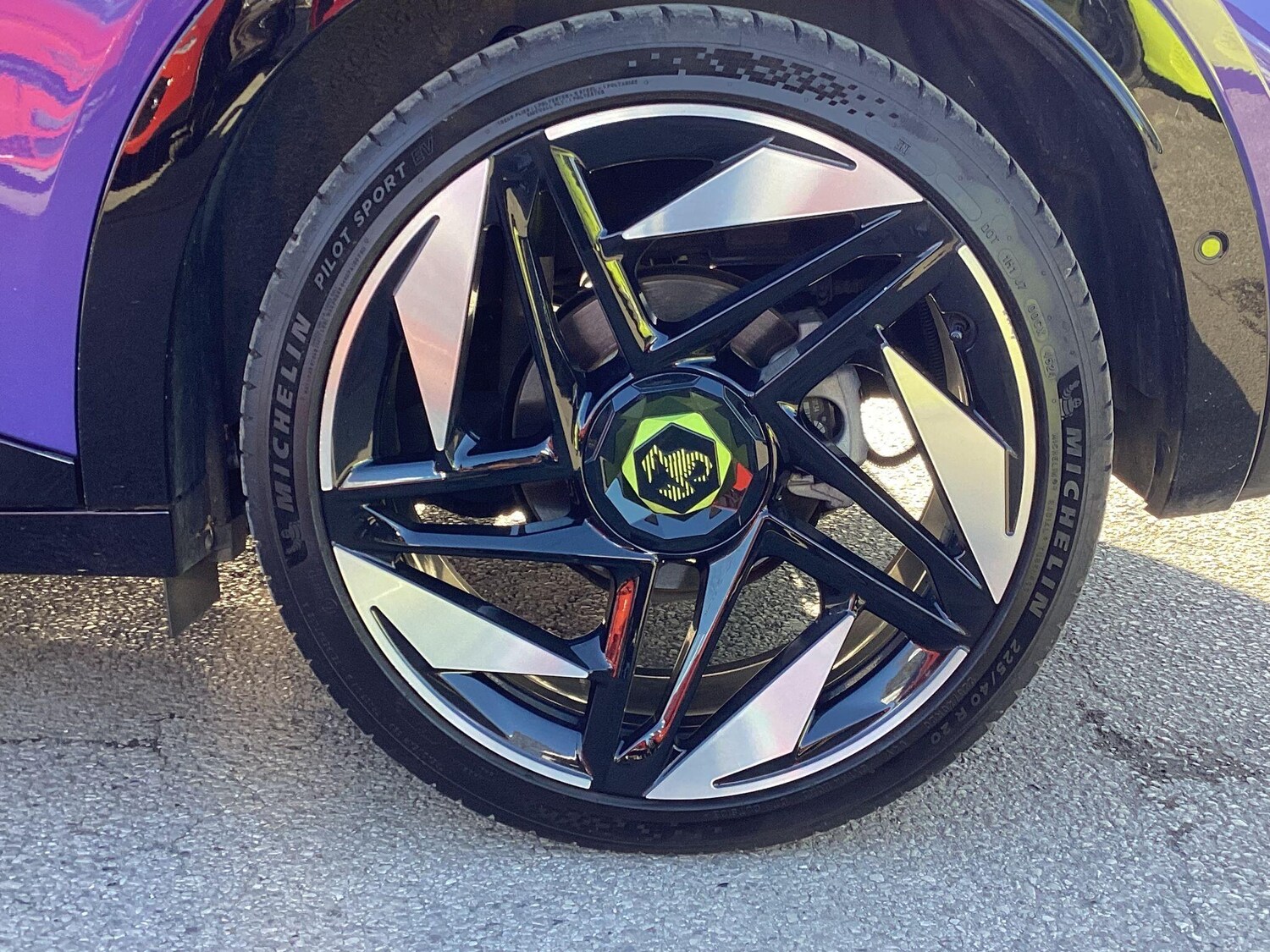 Used Abarth 600e 2025 for sale - 77799425: Photo 12