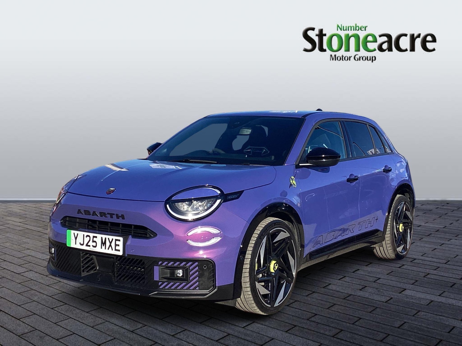 Used Abarth 600e 2025 for sale - 77799425: Photo 3