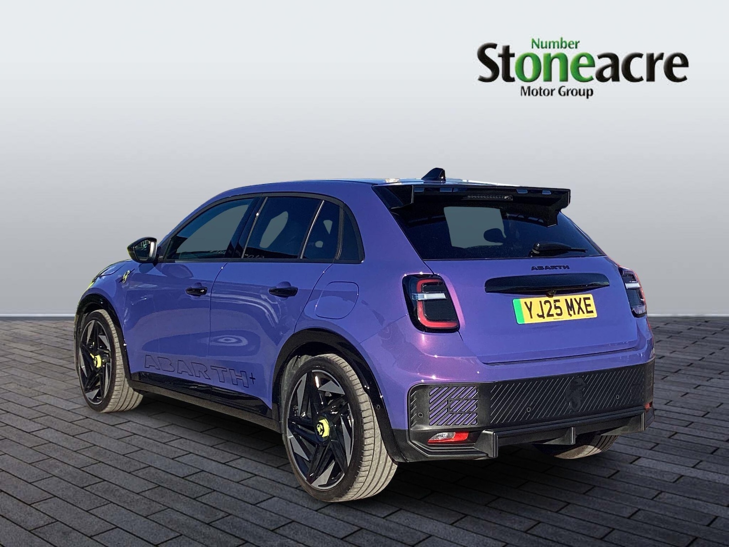 Used Abarth 600e 2025 for sale - 77799425: Photo 5