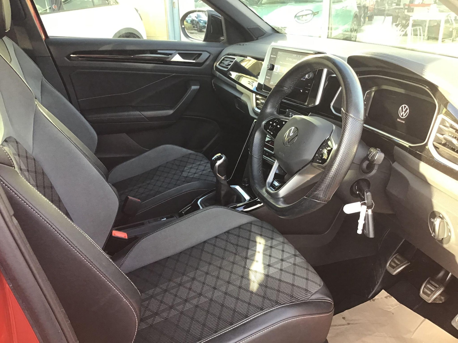 Used Volkswagen T-Roc 2022 for sale - 76942695: Photo 10