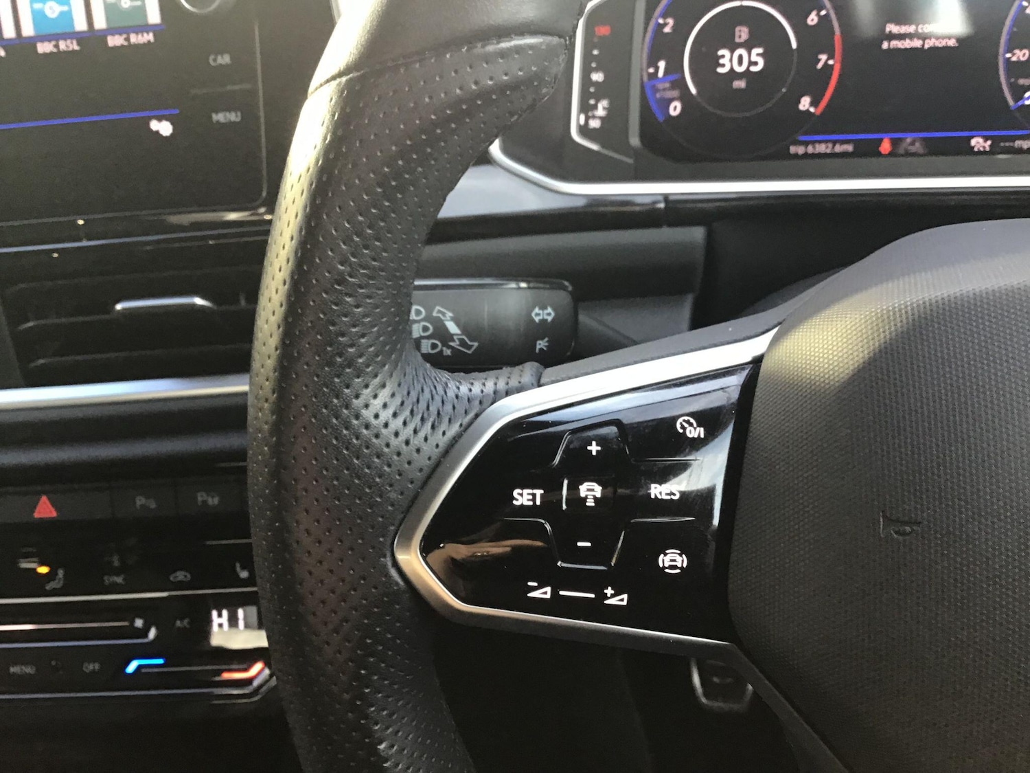 Used Volkswagen T-Roc 2022 for sale - 76942695: Photo 15