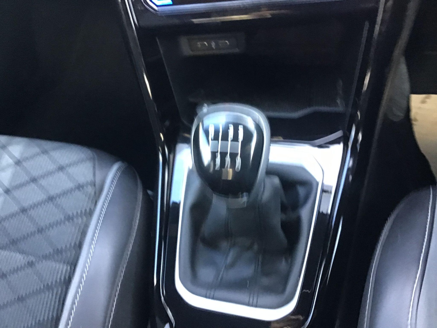 Used Volkswagen T-Roc 2022 for sale - 76942695: Photo 9