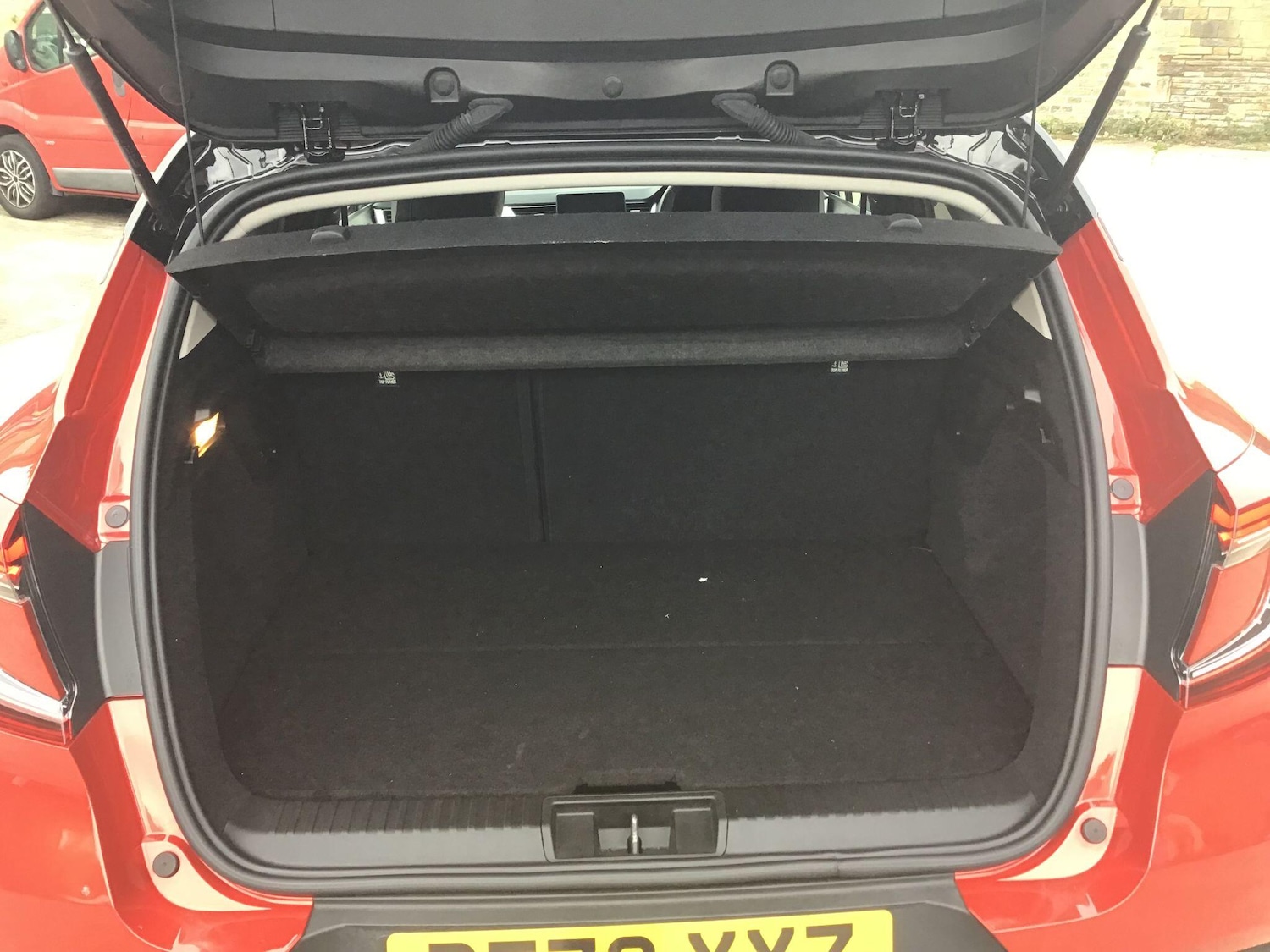 Used Renault Captur 2023 for sale - 76360952: Photo 10