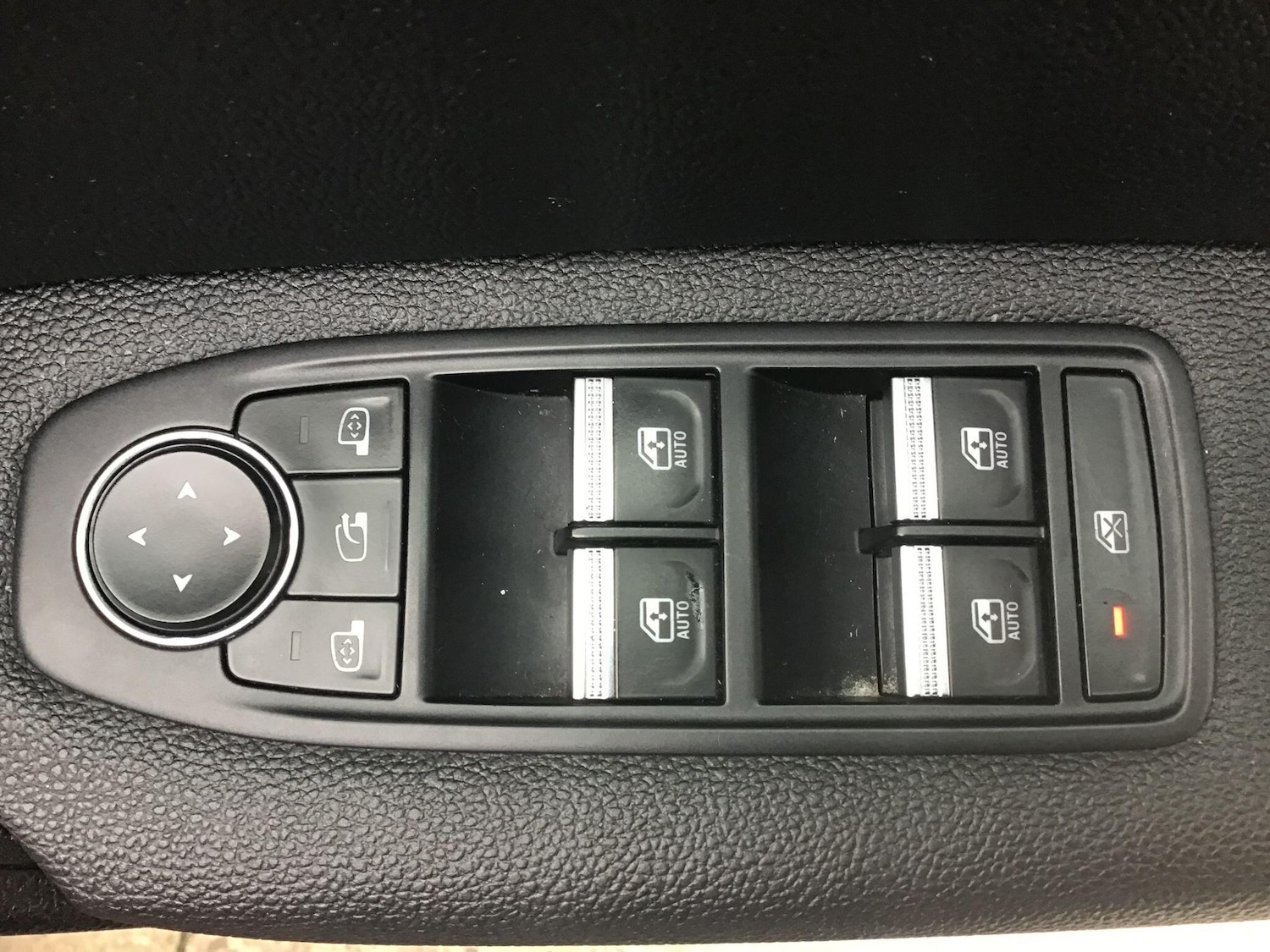 Used Renault Captur 2023 for sale - 76360952: Photo 15