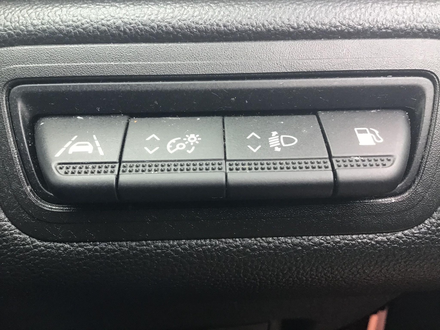 Used Renault Captur 2023 for sale - 76360952: Photo 16