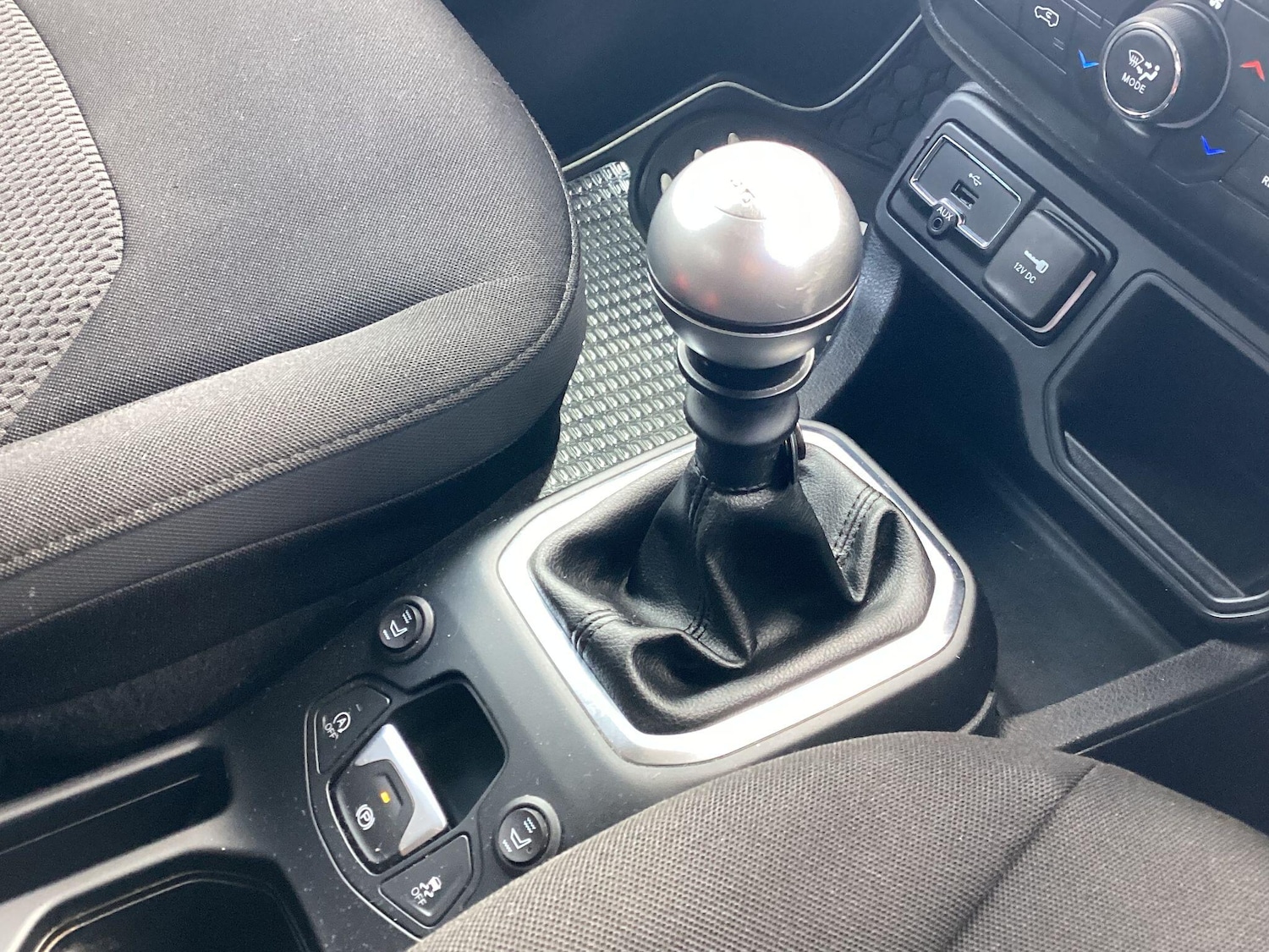 Used Jeep Renegade 2020 for sale - 77882348: Photo 18