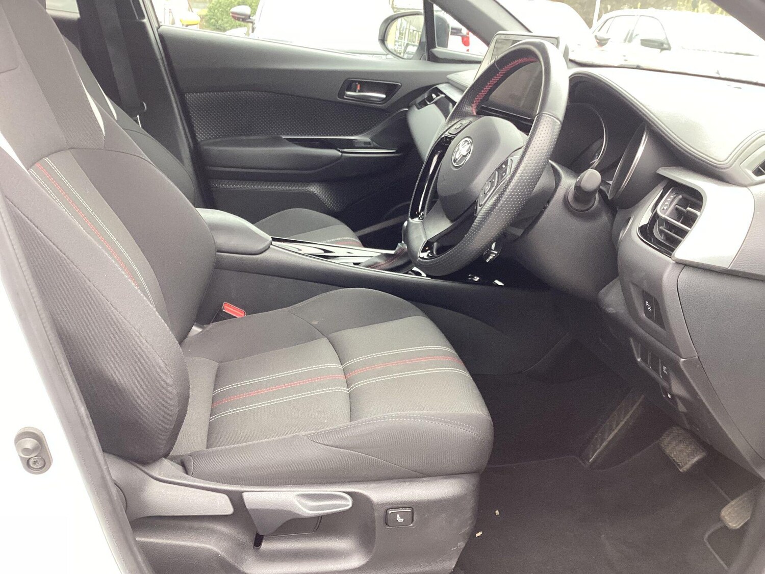 Used Toyota C-HR 2023 for sale - 78157300: Photo 15