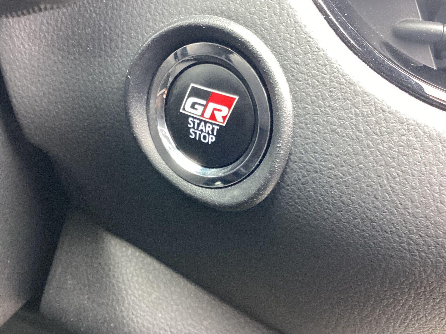 Used Toyota C-HR 2023 for sale - 78157300: Photo 18