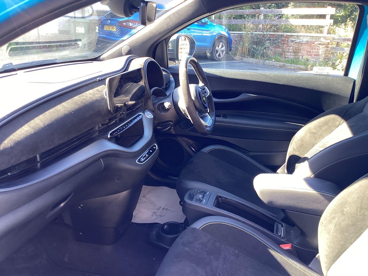 Used Abarth 500 2024 for sale - 76671623: Photo 17