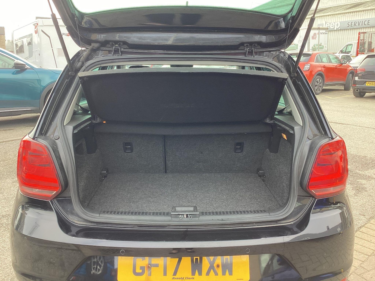 Used Volkswagen Polo 2017 for sale - 77768987: Photo 10