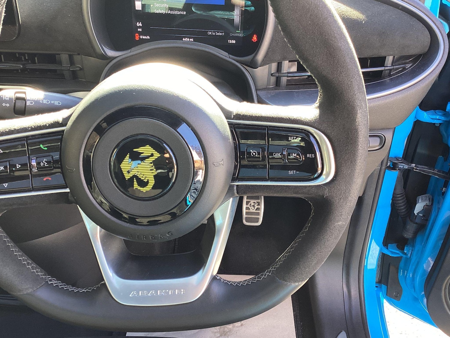 Used Abarth 500 2024 for sale - 76361439: Photo 27