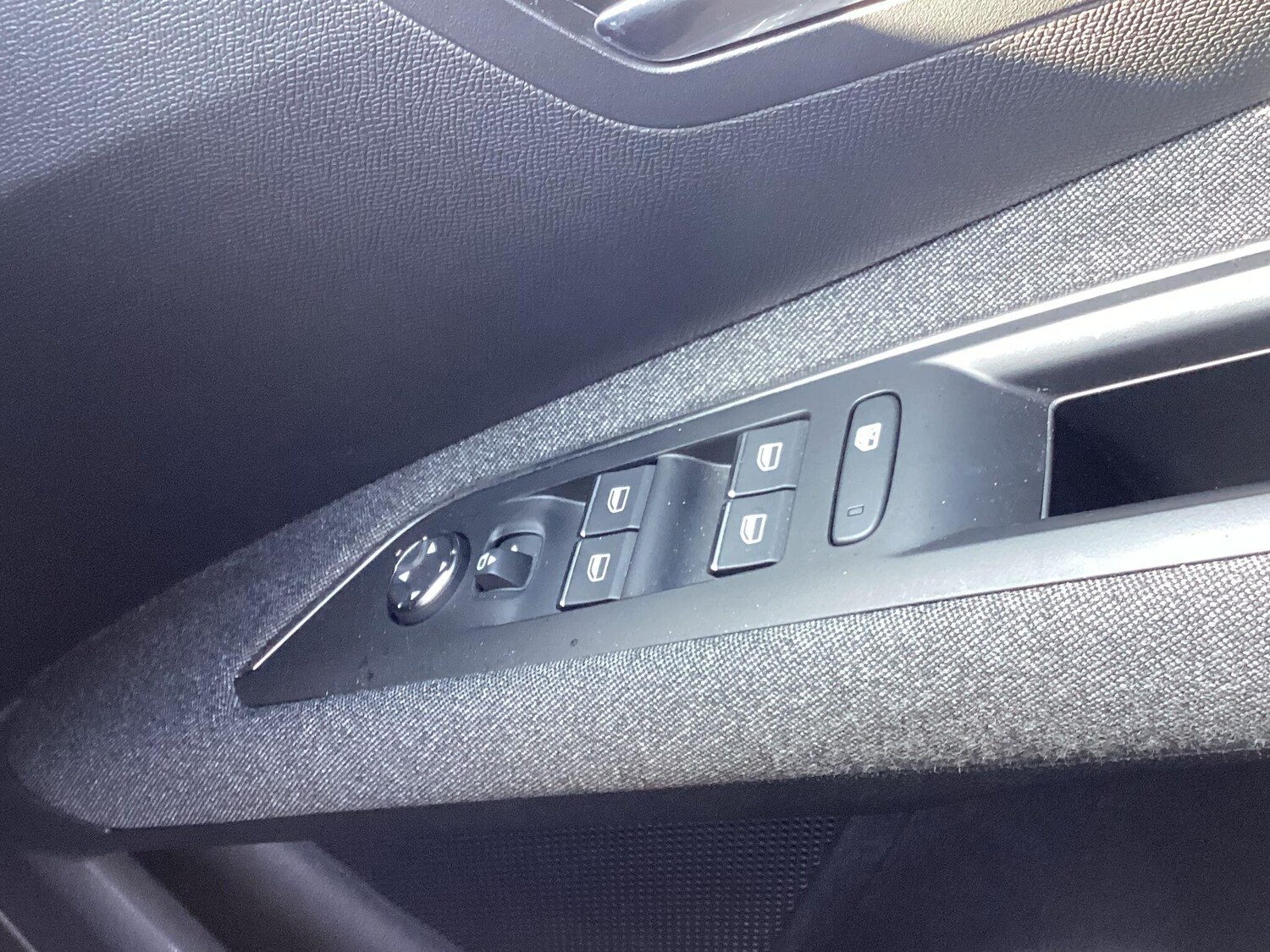 Used Peugeot 3008 2023 for sale - 77958180: Photo 20