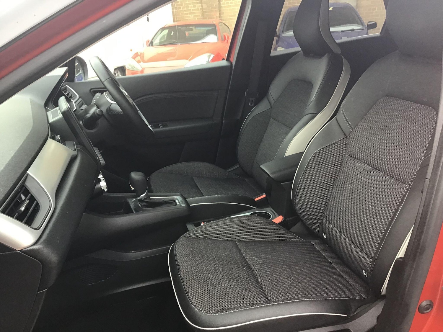 Used Renault Captur 2023 for sale - 76667435: Photo 12