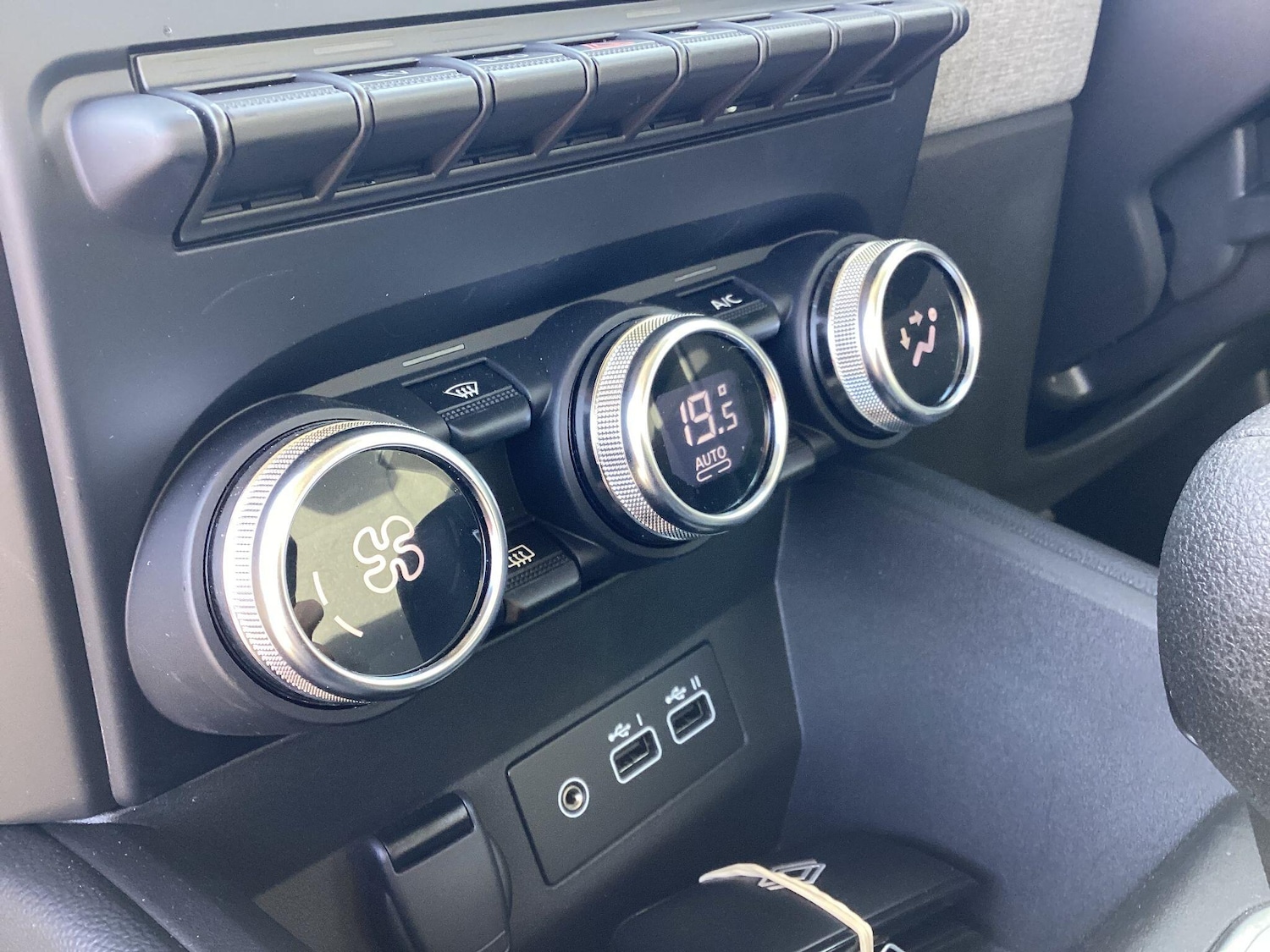 Used Renault Clio 2025 for sale - 77737965: Photo 11