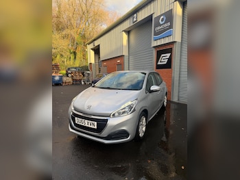 Used Peugeot 208 2015 for sale - 76878804: Photo