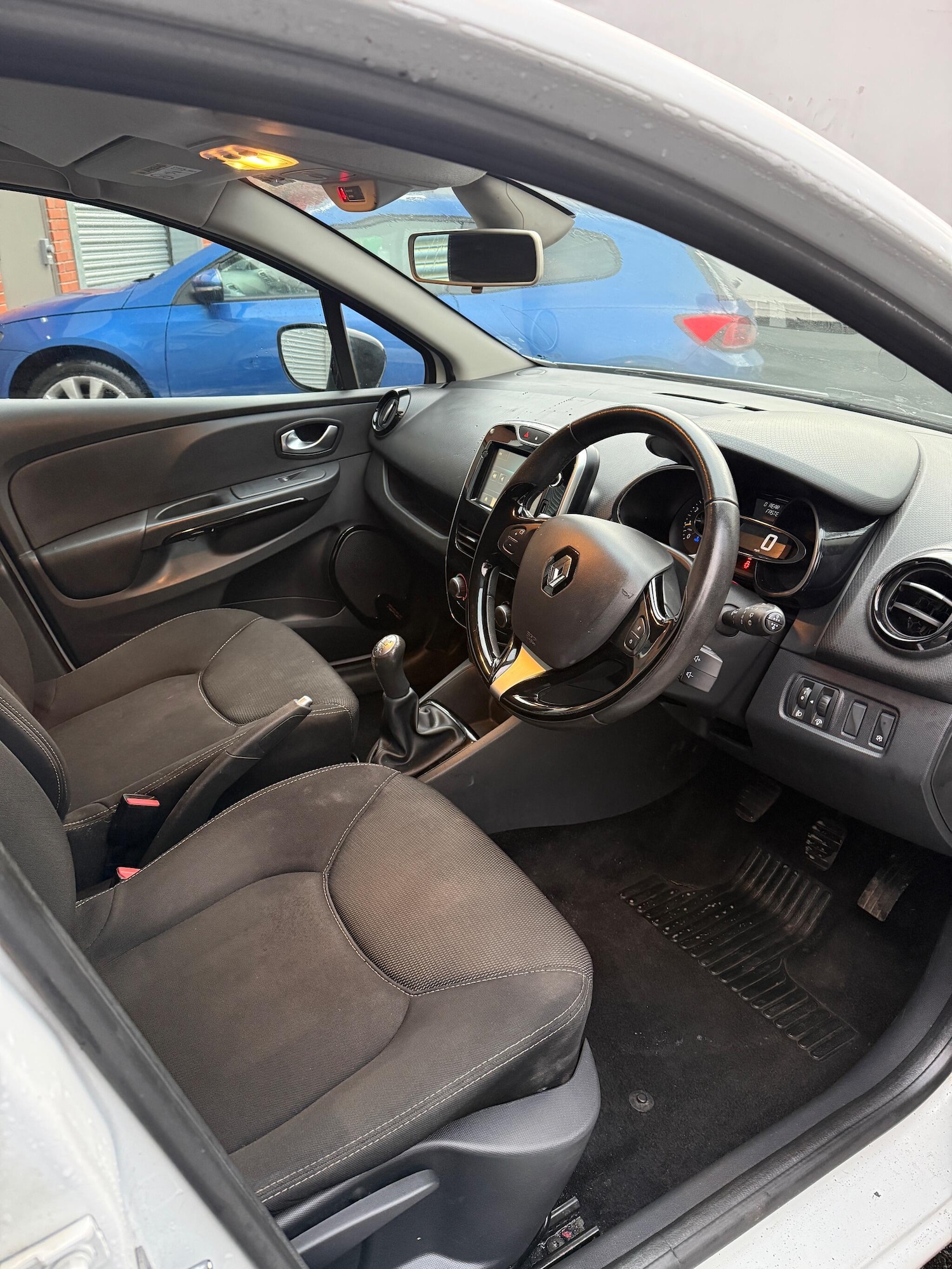 Used Renault Clio 2015 for sale - 76878806: Photo 12