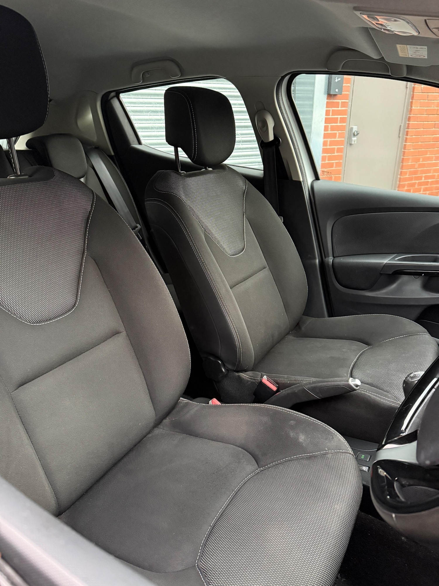 Used Renault Clio 2015 for sale - 76878806: Photo 21