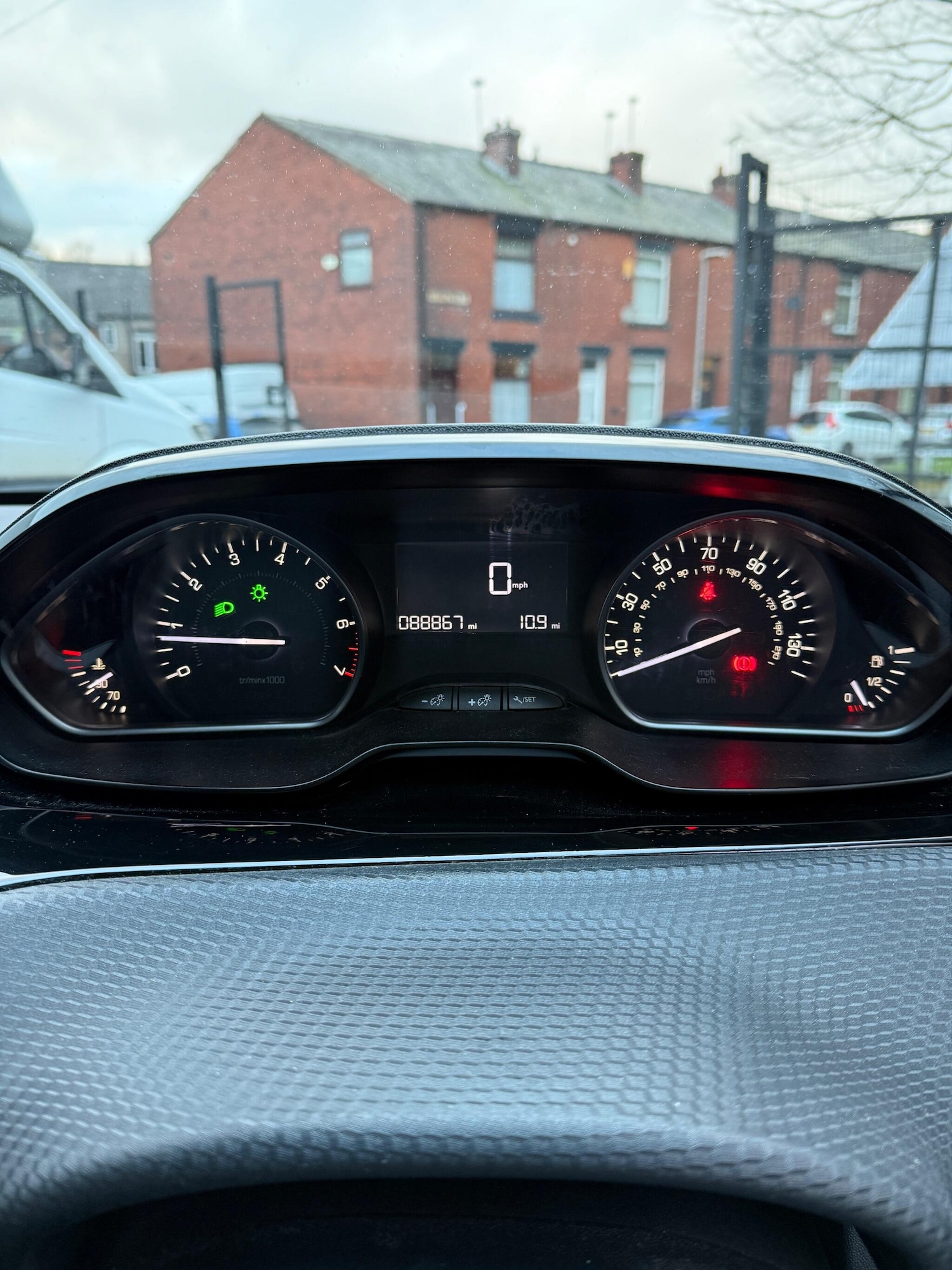 Used Peugeot 208 2015 for sale - 77237529: Photo 14