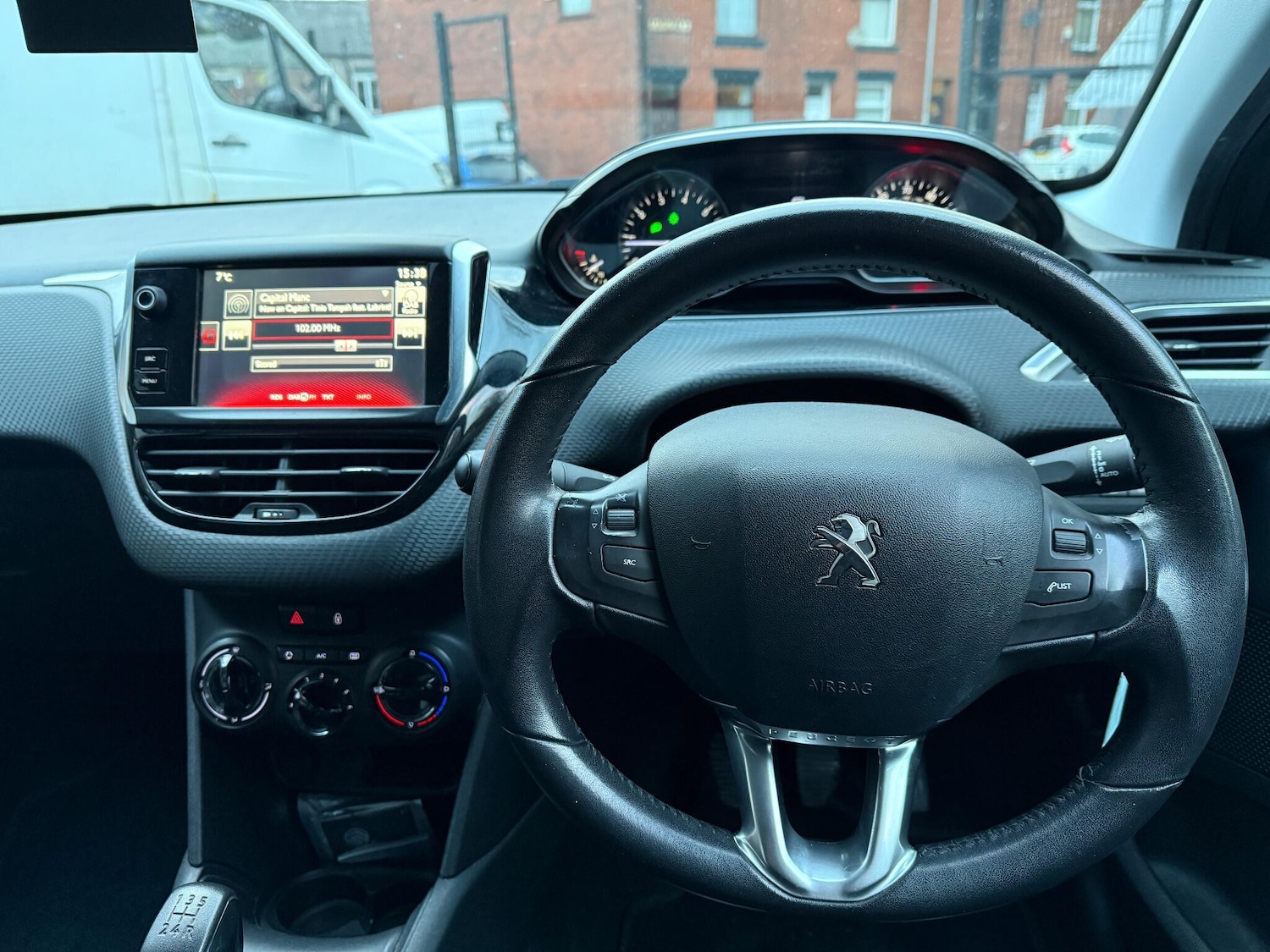 Used Peugeot 208 2015 for sale - 77237529: Photo 15