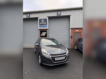 Used Peugeot 208 2015 for sale - 77237529: Photo