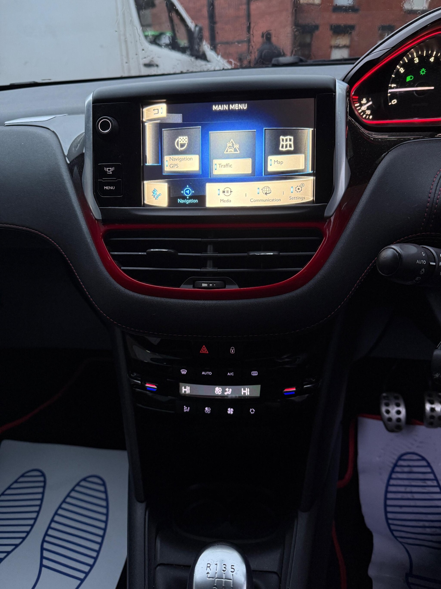 Used Peugeot 208 2013 for sale - 76878803: Photo 18