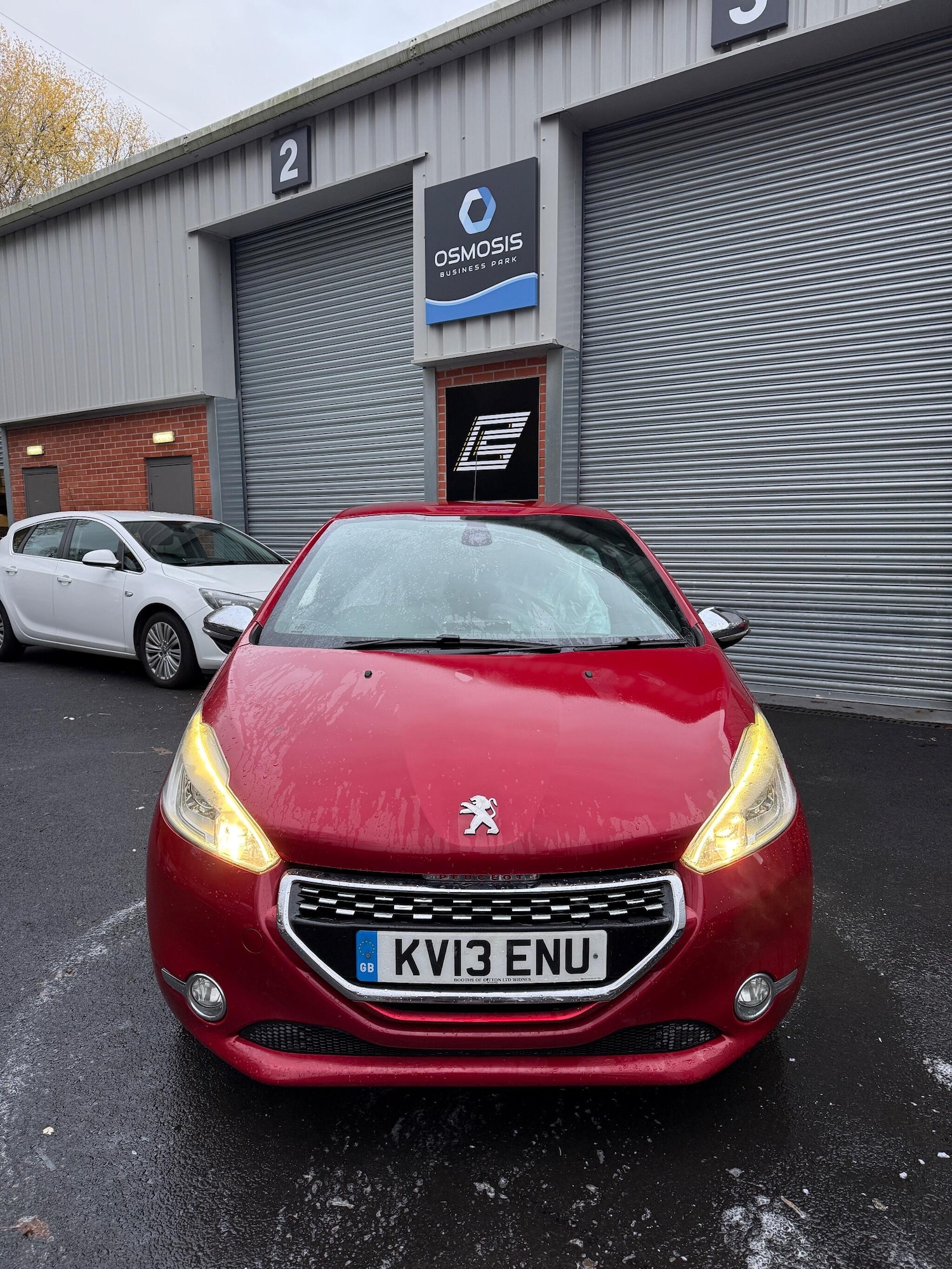 Used Peugeot 208 2013 for sale - 76878803: Photo 2