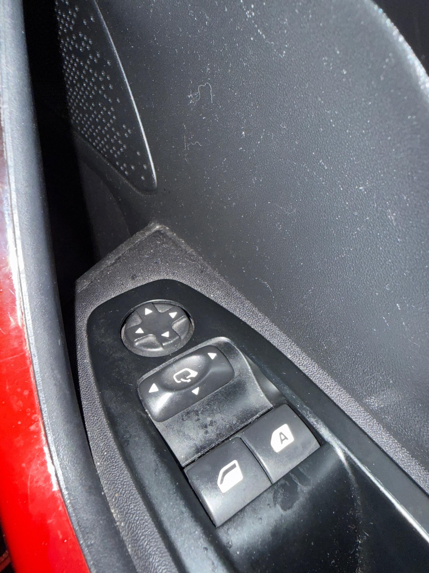 Used Peugeot 208 2013 for sale - 76878803: Photo 25