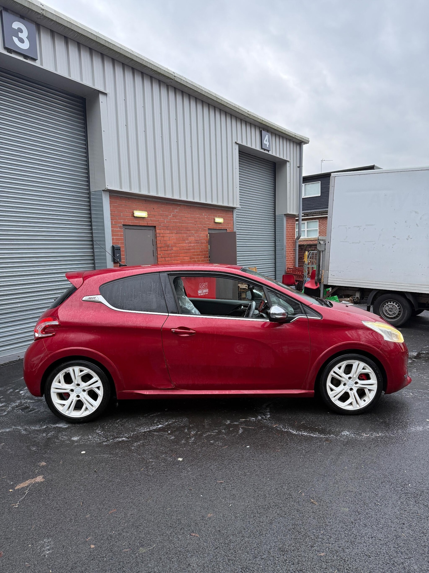 Used Peugeot 208 2013 for sale - 76878803: Photo 9