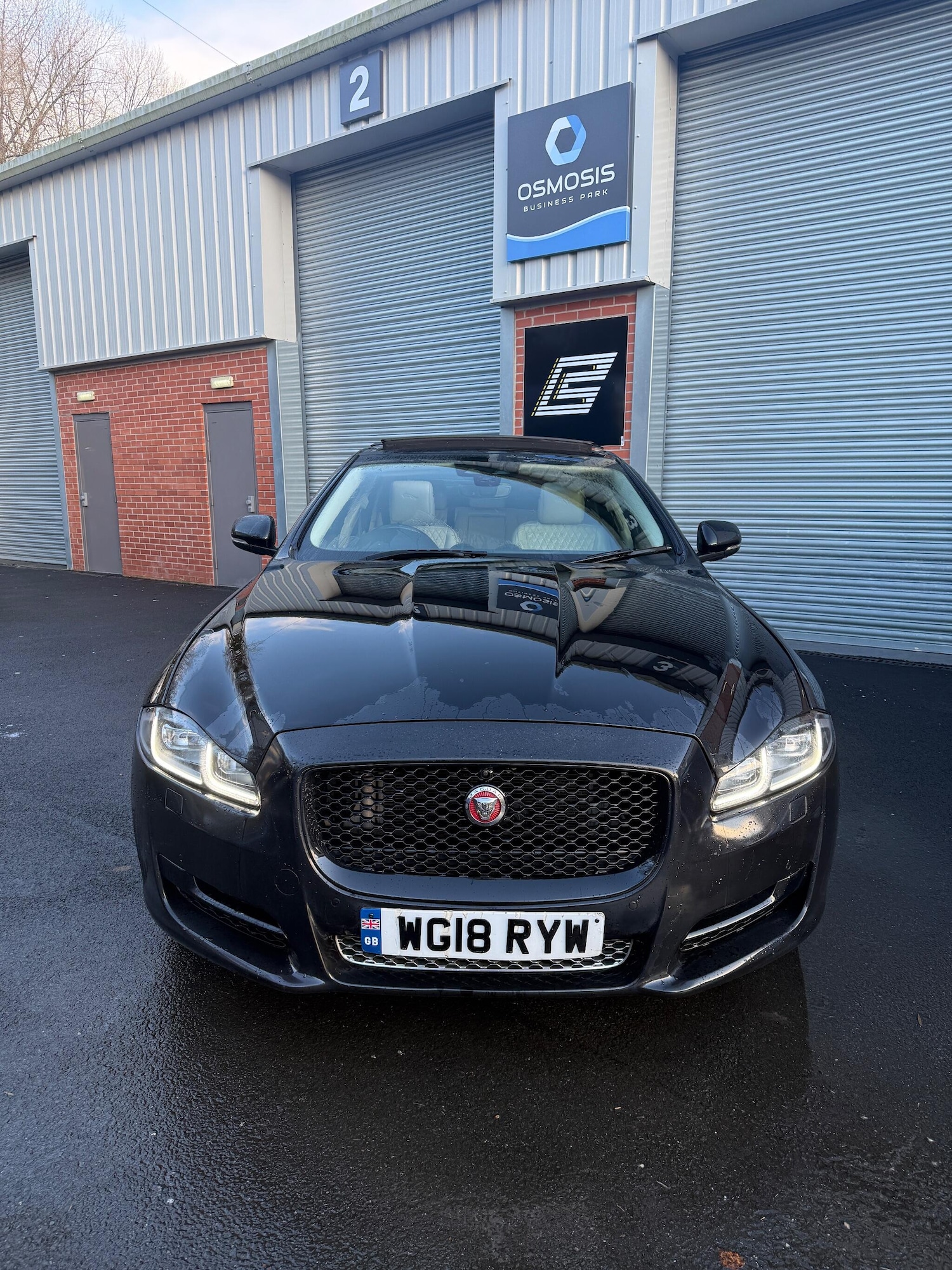 Used Jaguar XJ 2018 for sale - 77203131: Photo 2