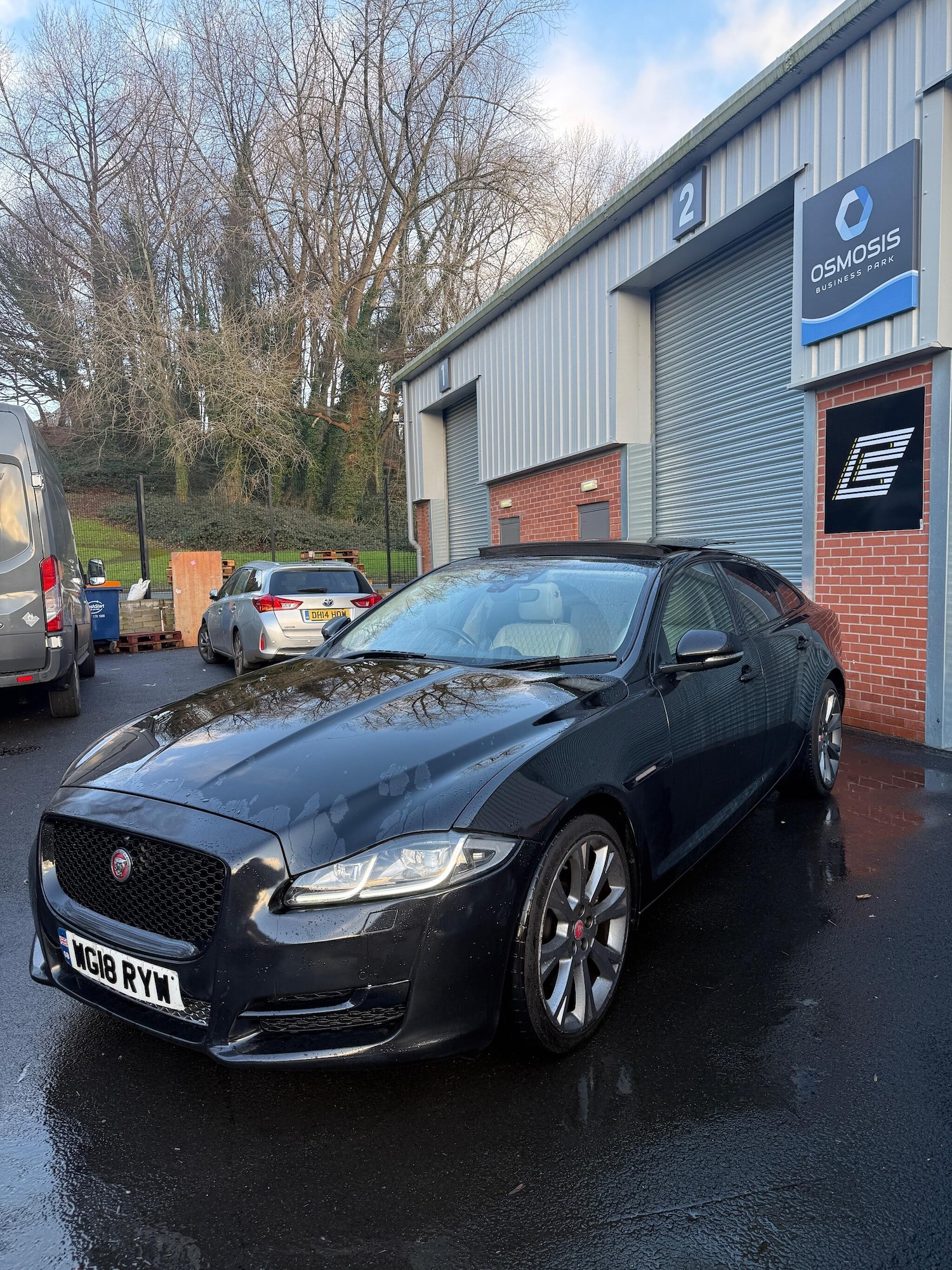 Used Jaguar XJ 2018 for sale - 77203131: Photo 3