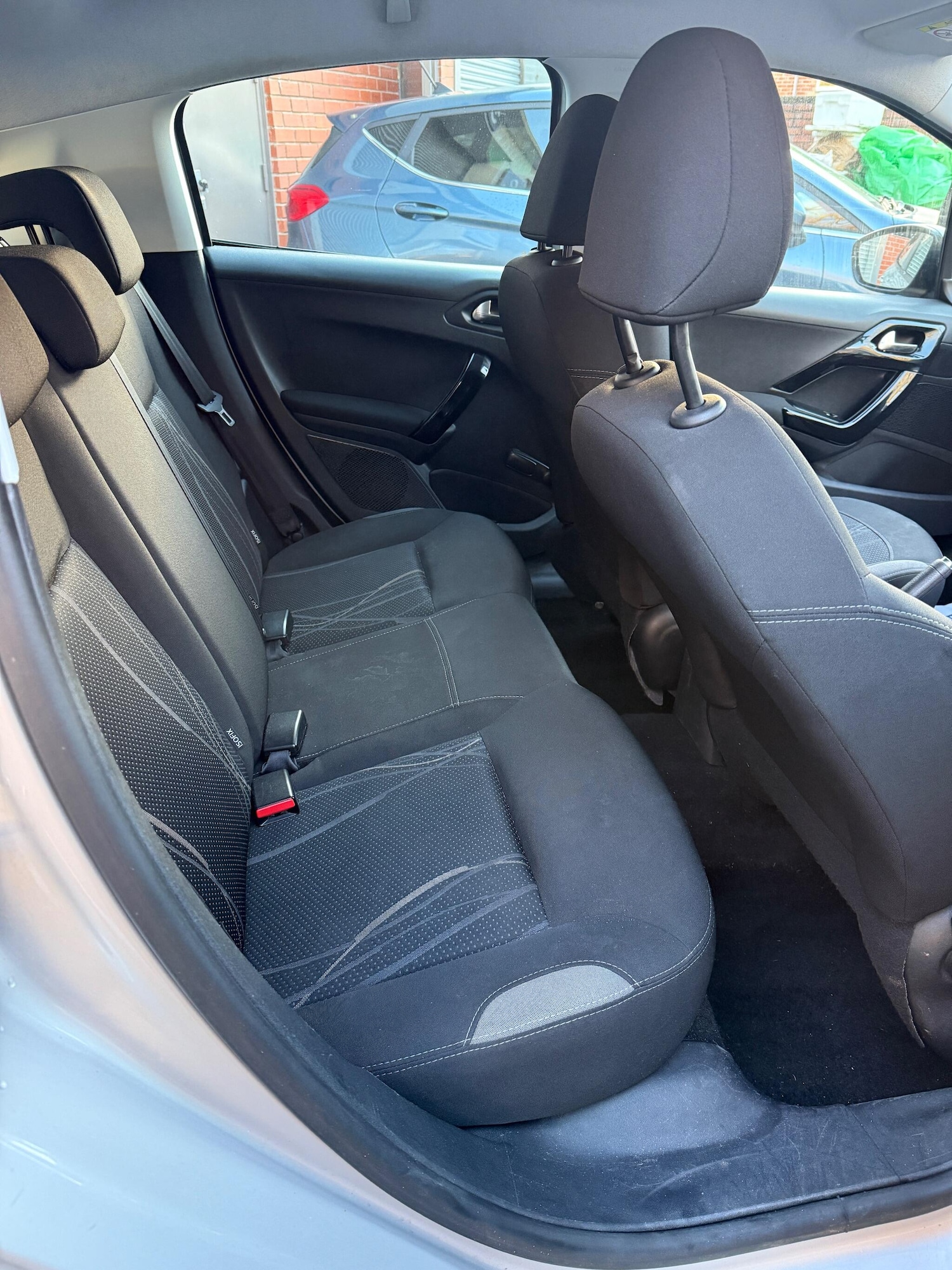 Used Peugeot 208 2014 for sale - 76926123: Photo 10