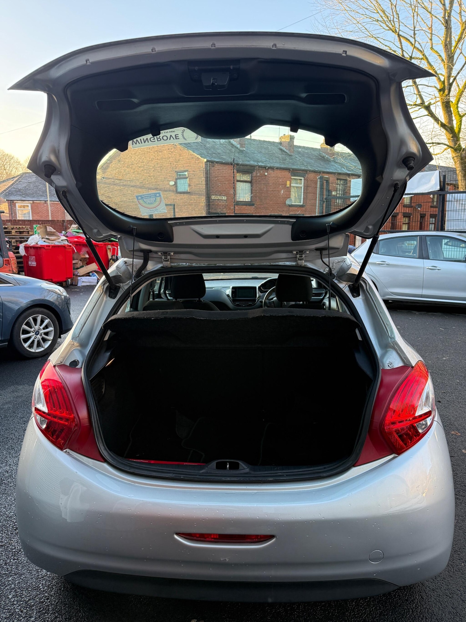 Used Peugeot 208 2014 for sale - 76926123: Photo 7