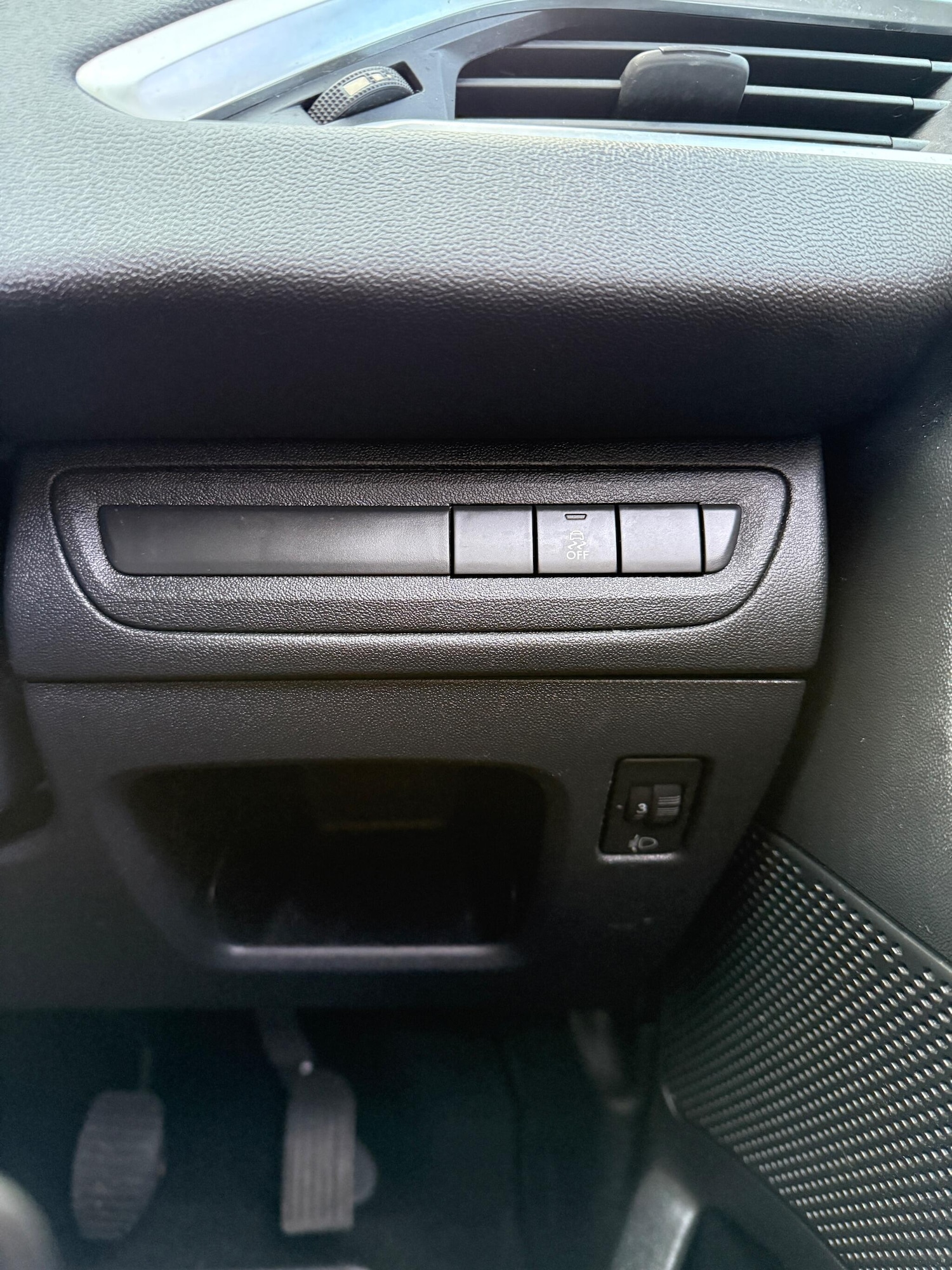 Used Peugeot 208 2012 for sale - 77550163: Photo 20