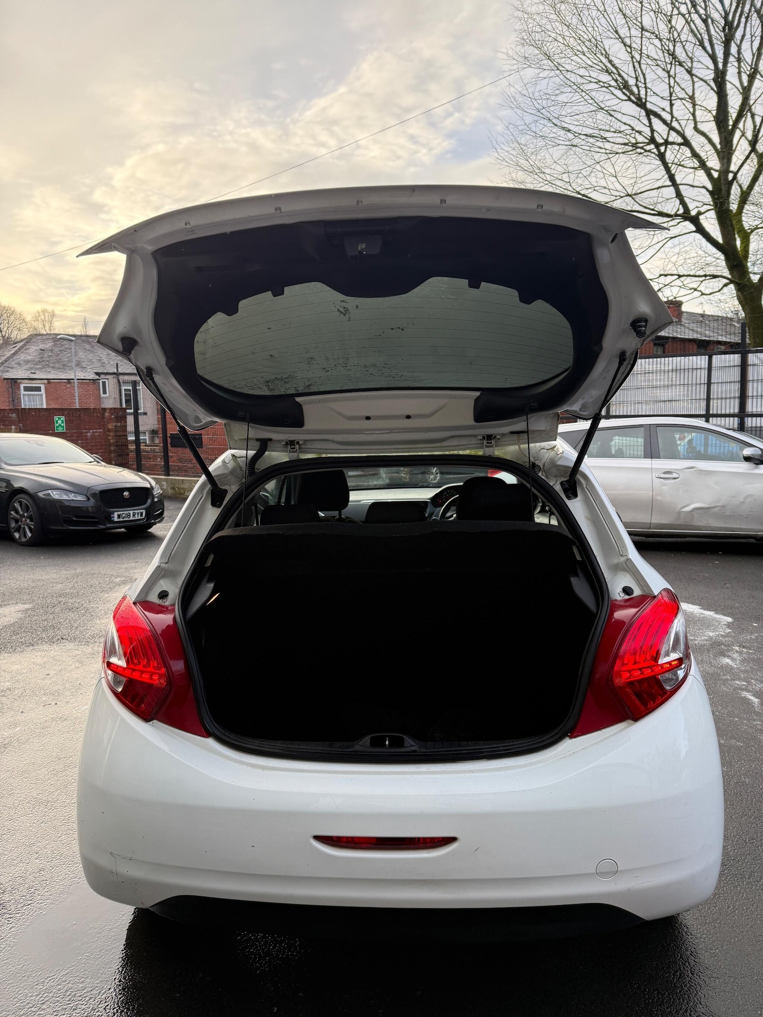 Used Peugeot 208 2012 for sale - 77550163: Photo 9