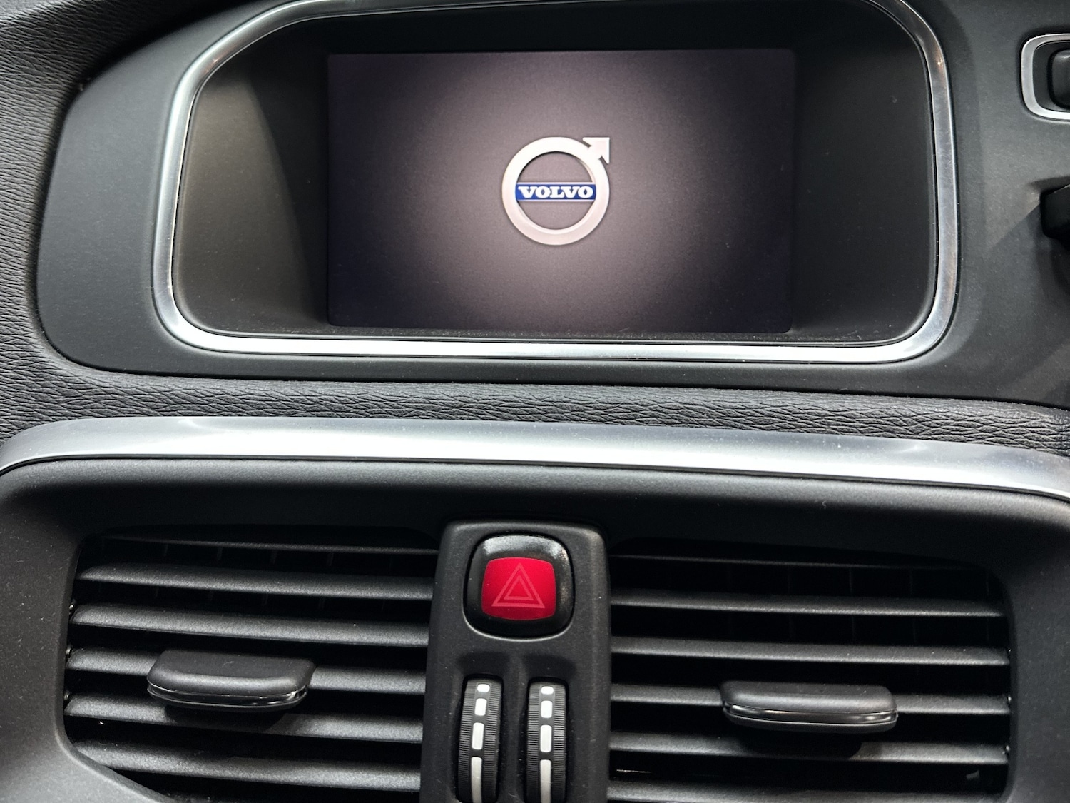 Used Volvo V40 2019 for sale - 77034521: Photo 14