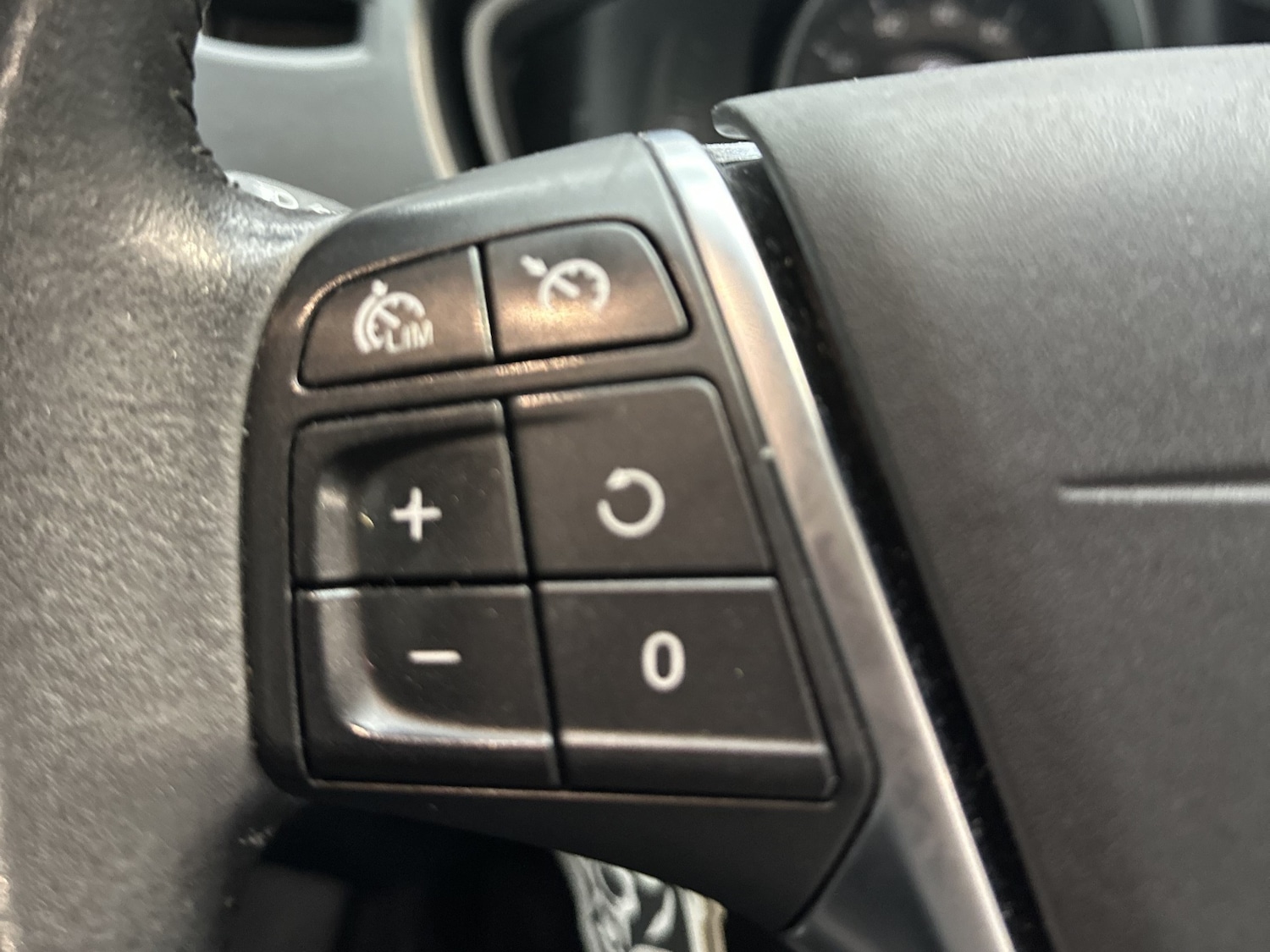 Used Volvo V40 2019 for sale - 77034521: Photo 17