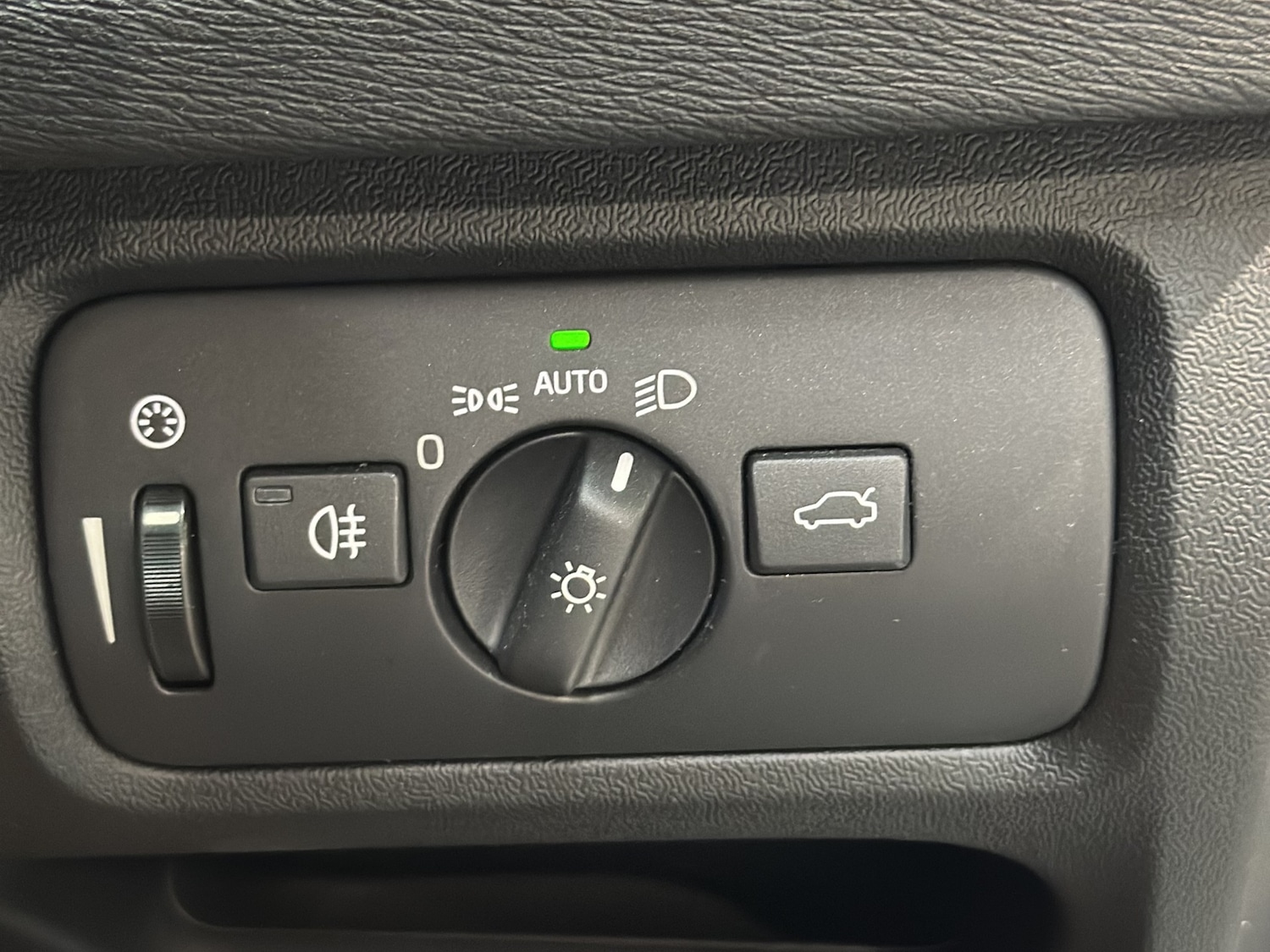 Used Volvo V40 2019 for sale - 77034521: Photo 20