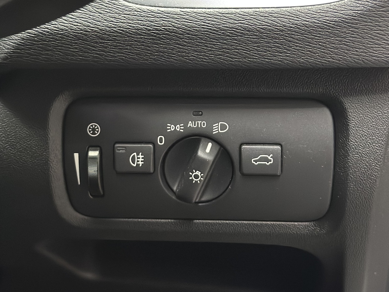 Used Volvo V40 2019 for sale - 77034521: Photo 22