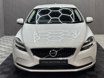 Used Volvo V40 2019 for sale - 77034521: Photo