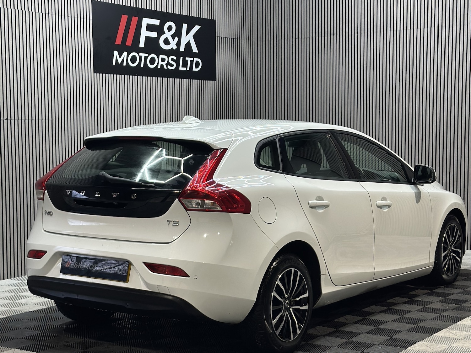 Used Volvo V40 2019 for sale - 77034521: Photo 3
