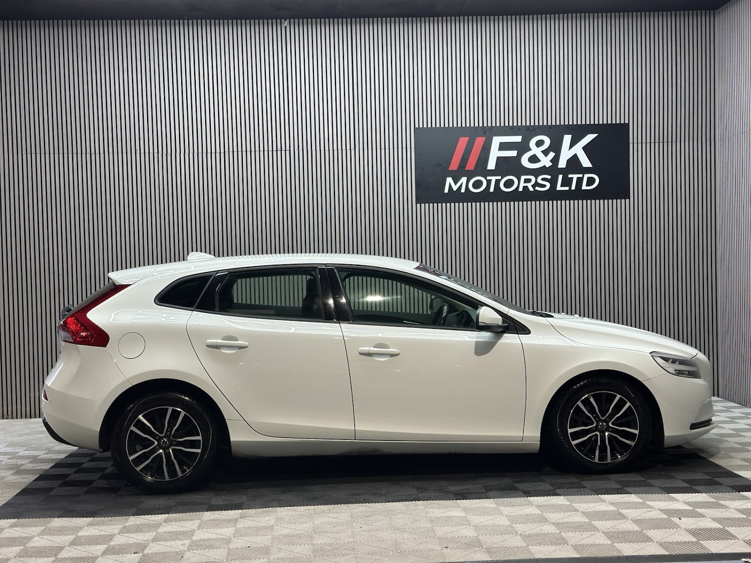 Used Volvo V40 2019 for sale - 77034521: Photo 7