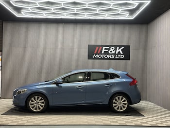 Used Volvo V40 2015 for sale - 79432196: Photo