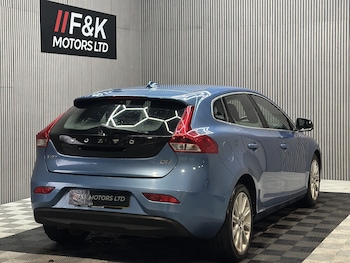 Used Volvo V40 2015 for sale - 77337566: Photo