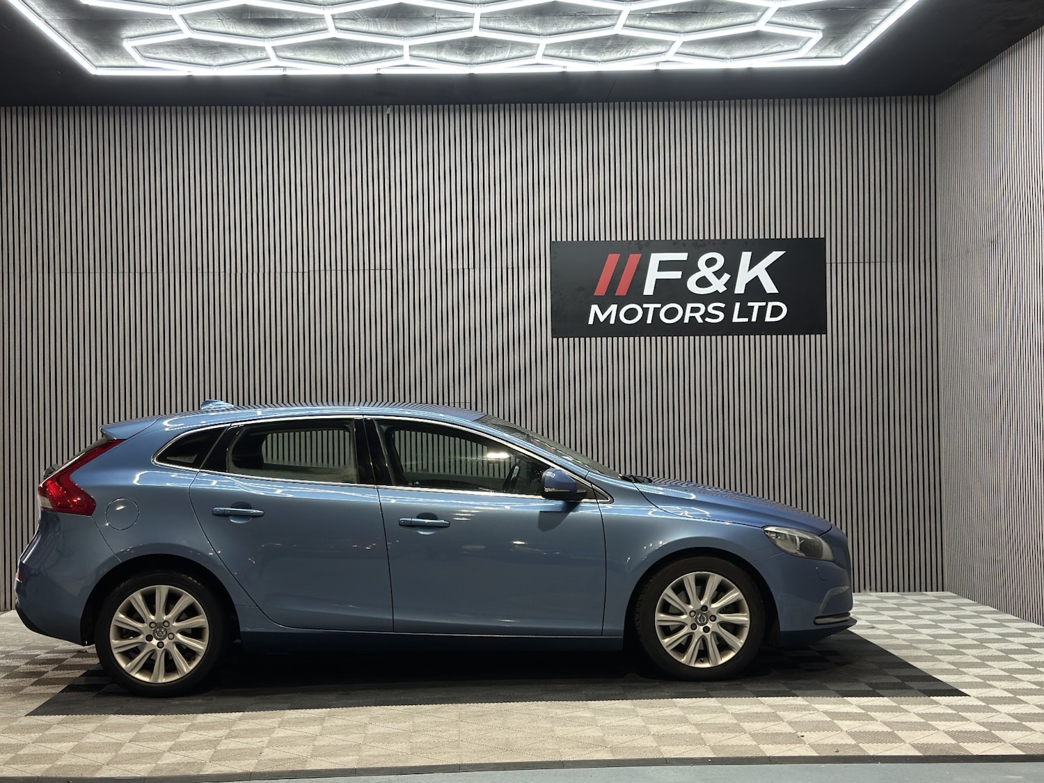 Used Volvo V40 2015 for sale - 77337566: Photo 7