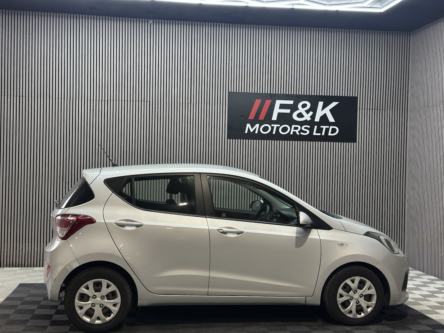 Used Hyundai i10 2016 for sale - 77434348: Photo 8