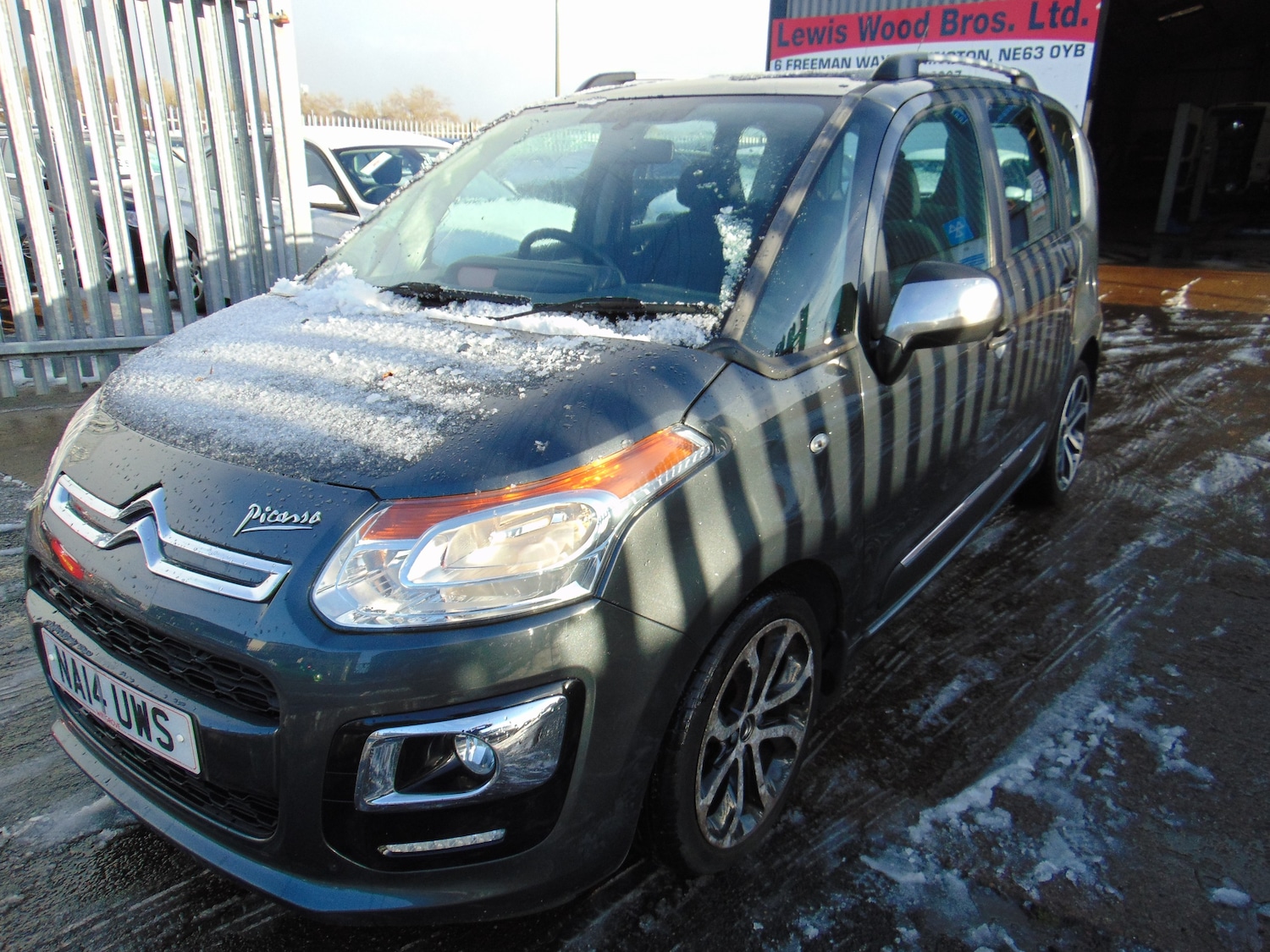 Used Citroen C3 Picasso 2014 for sale - 76635068: Photo 2