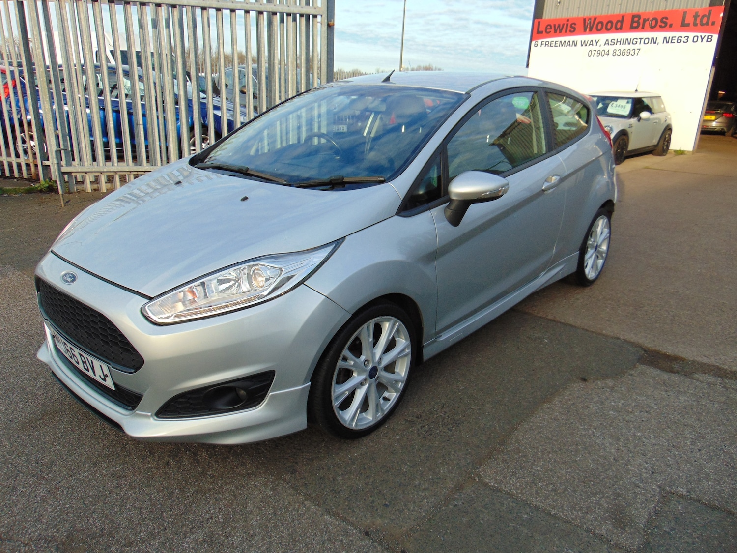 Used Ford Fiesta 2016 for sale - 77951736: Photo 2