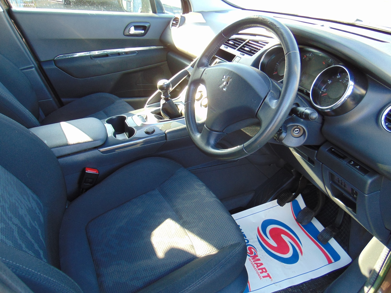 Used Peugeot 3008 2011 for sale - 77888739: Photo 9