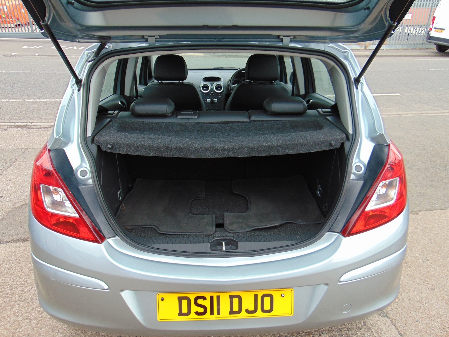 Used Vauxhall Corsa 2011 for sale - 78134823: Photo 7