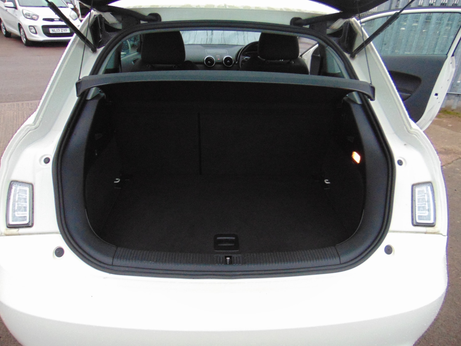 Used Audi A1 2011 for sale - 76985698: Photo 7